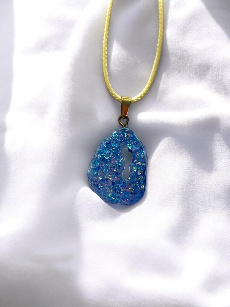 Collier anneau irrégulier bleu nuit