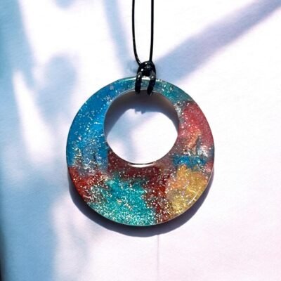 Collier anneau bleu multicolore