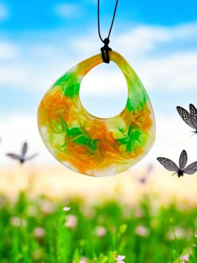 Collier boucle orange et verte