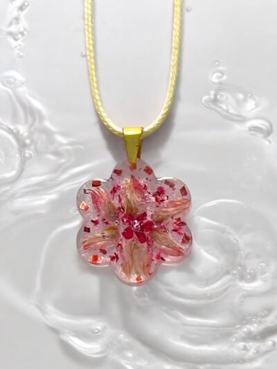 Collier fleurs naturelles rose
