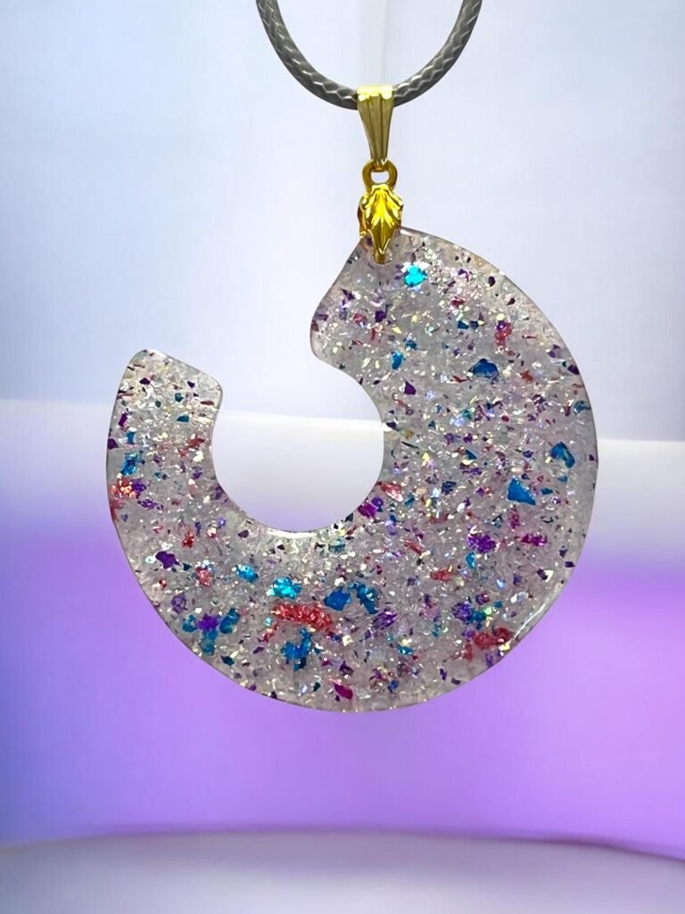 Collier croissant de lune pailleté