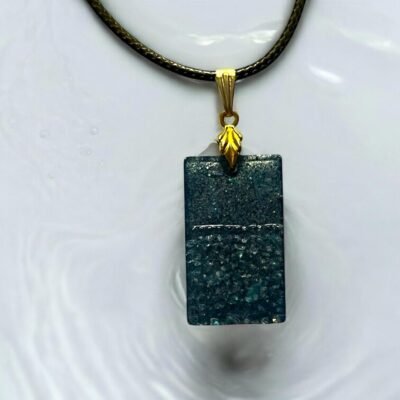 Collier rectangle texturé vert bouteille