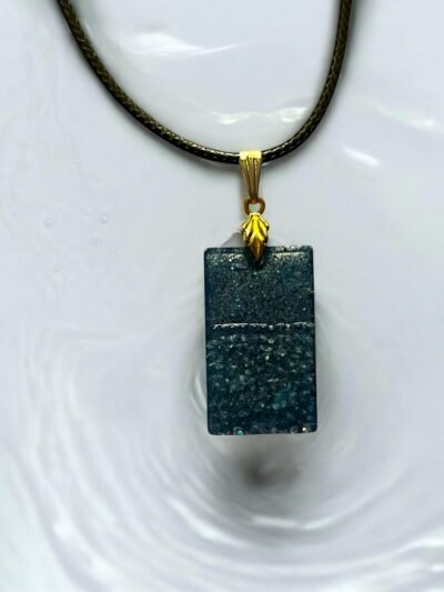 Collier rectangle texturé vert bouteille