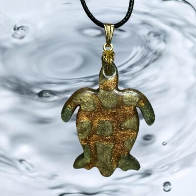 Collier tortue verte et or