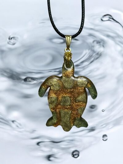 Collier tortue verte et or
