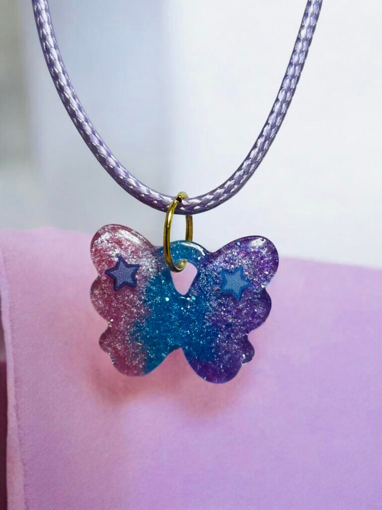 Collier petit papillon étoiles