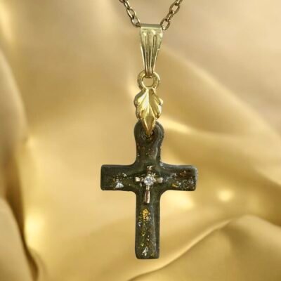 Collier croix strass vert