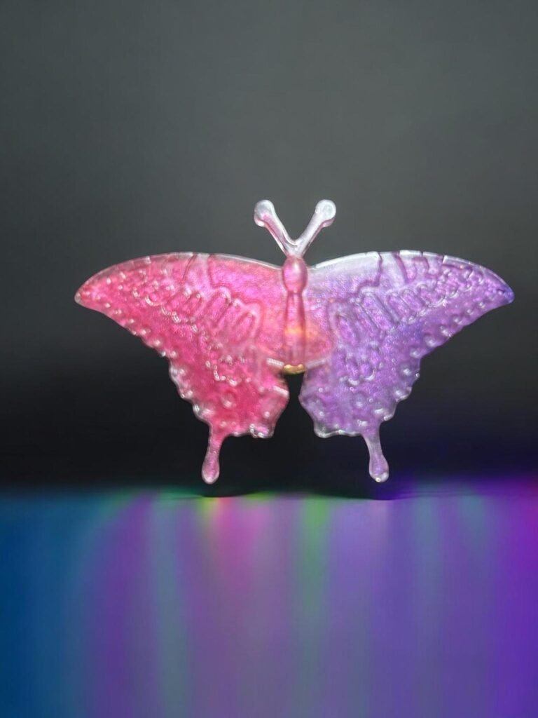 Pins papillon rose violet