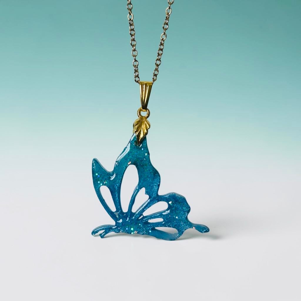 Collier papillon bleu dégradé