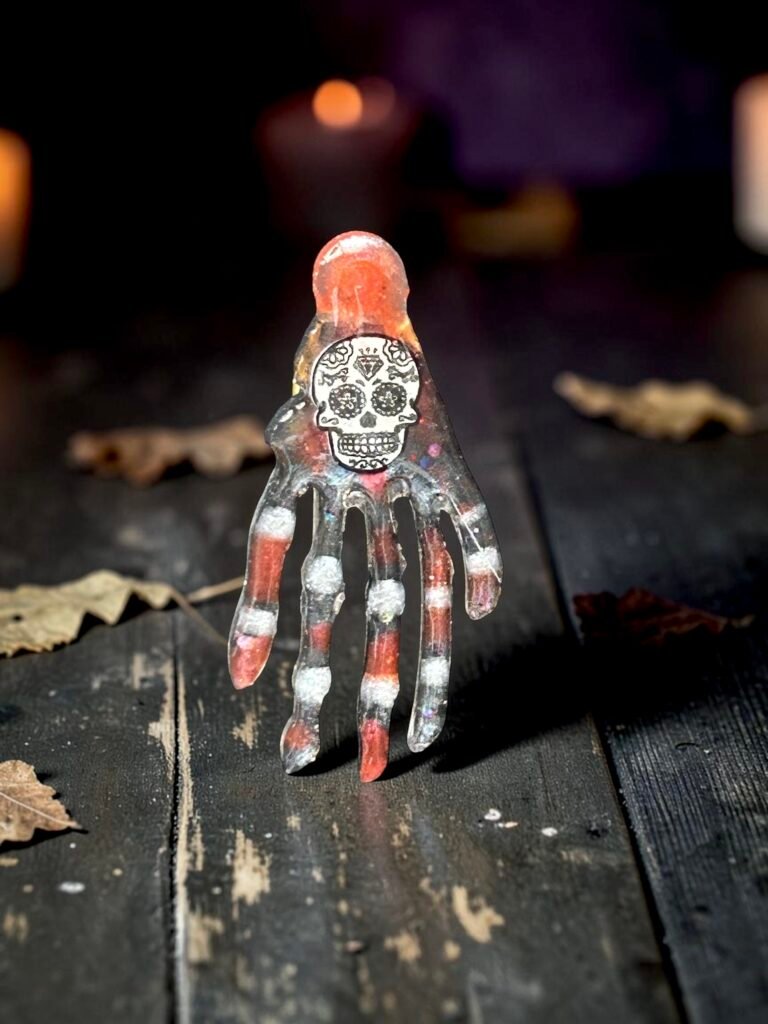 Broche main de sorcier
