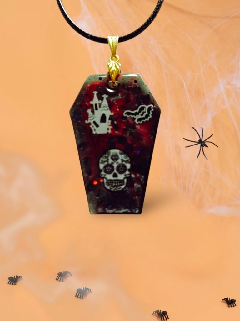 Collier cercueil funestre